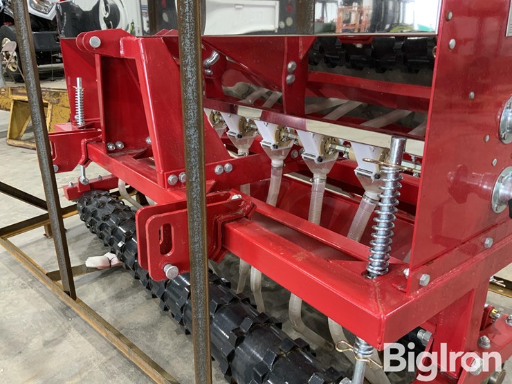 2026-massey-ferguson-730-image-16