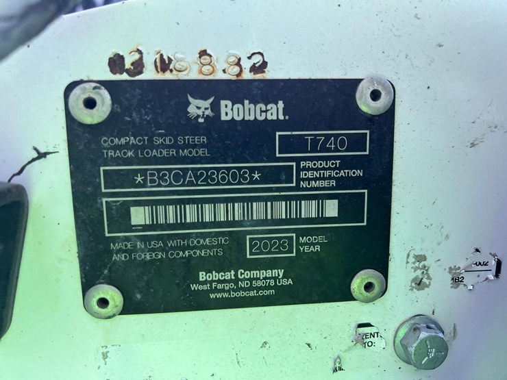2022-bobcat-t740-image-25