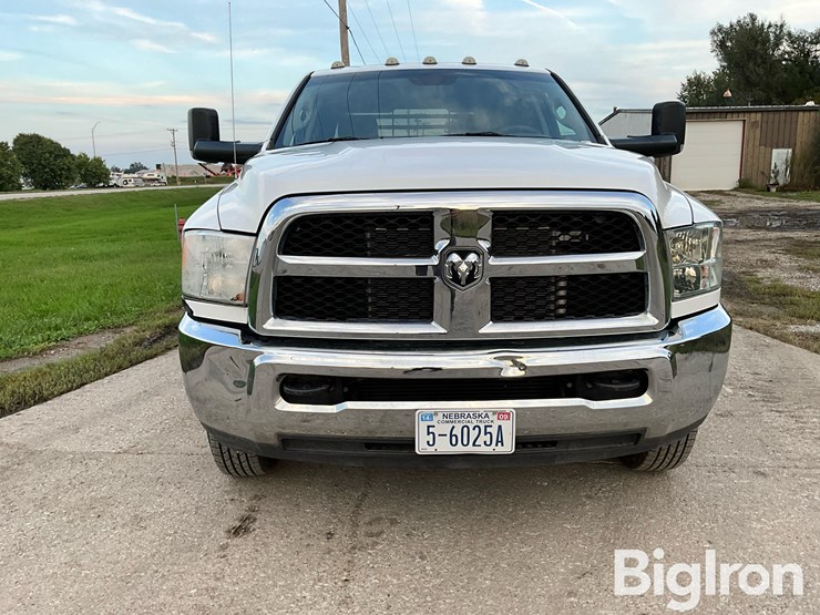 2017-dodge-3500hd-image-2