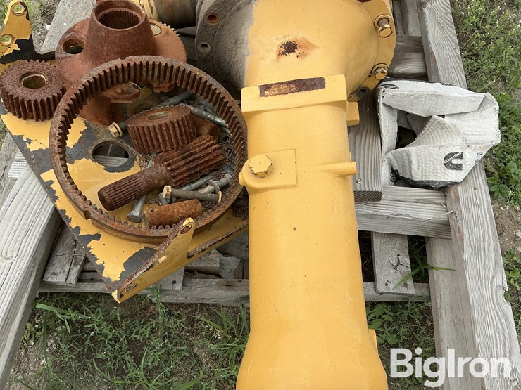 caterpillar-wheel-loader-rear-end-axle-image-10