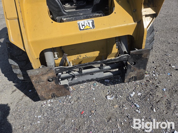 2016-caterpillar-236d-image-10