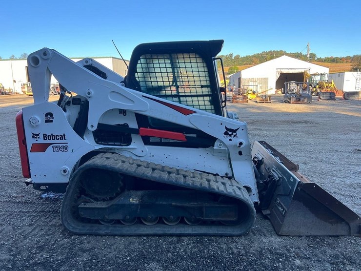 2022-bobcat-t740-image-7