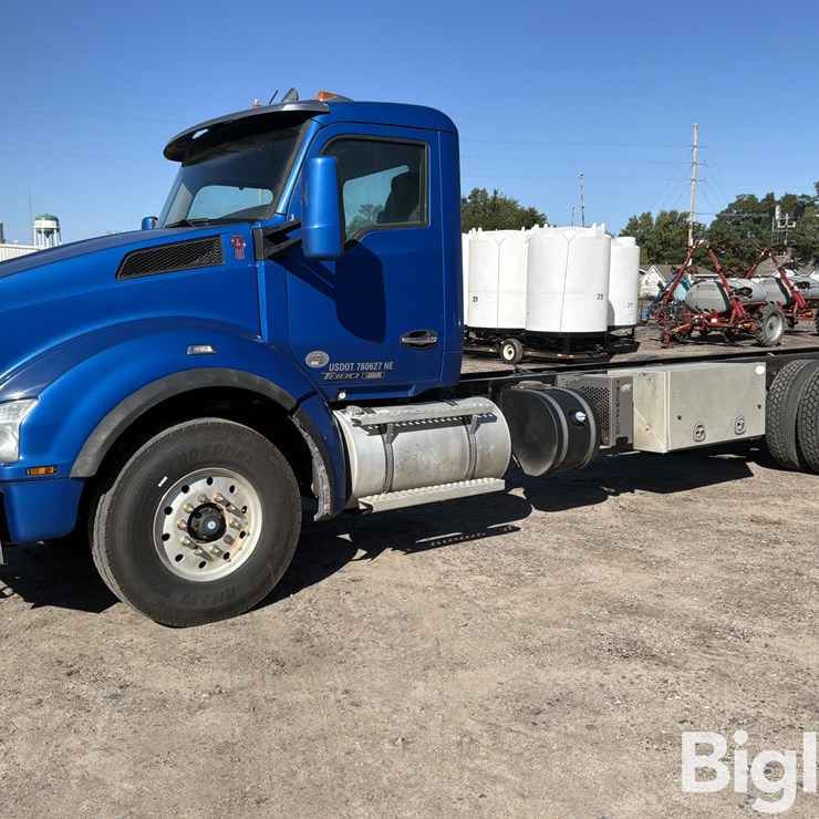 2020 KENWORTH T880