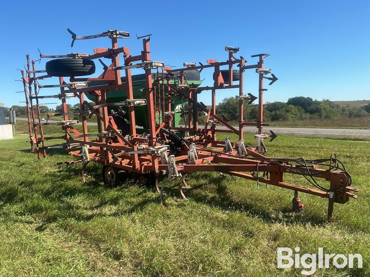 wil-rich-4640-field-cultivator-image-3