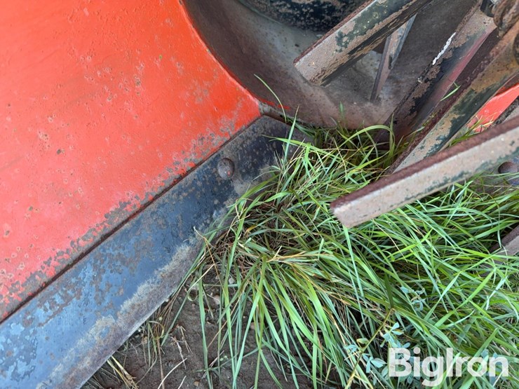 84”-3-pt-mounted-snow-blower-image-18