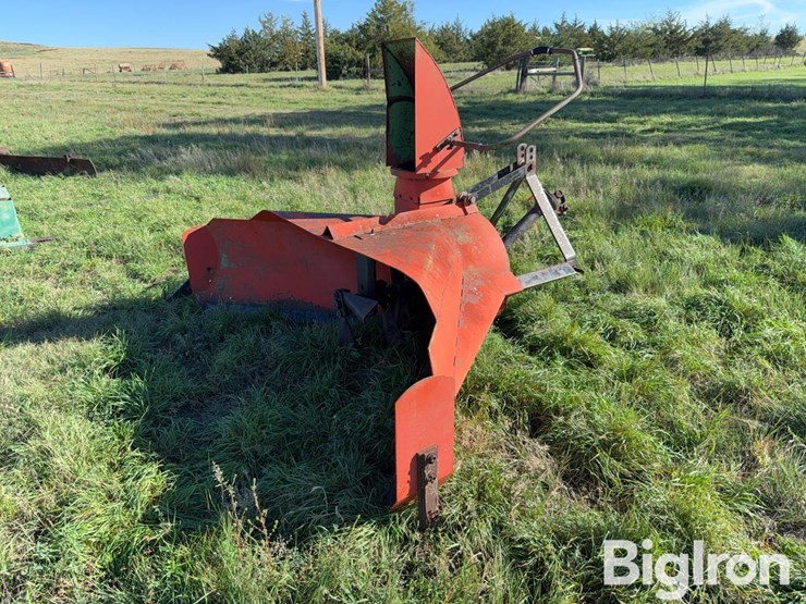 84”-3-pt-mounted-snow-blower-image-5