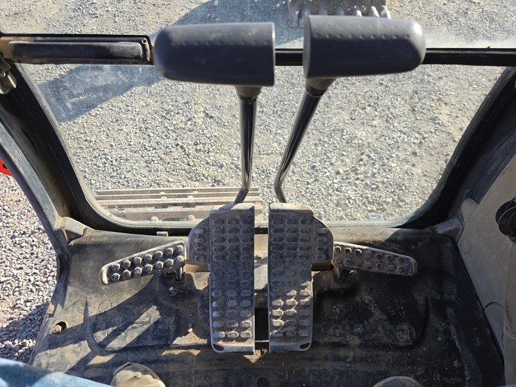 deere-225d-lc-image-56