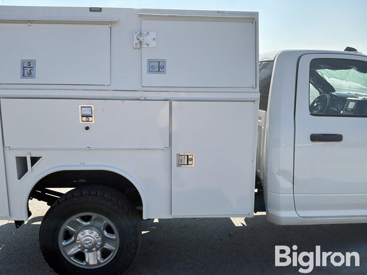 2022-dodge-3500-image-18