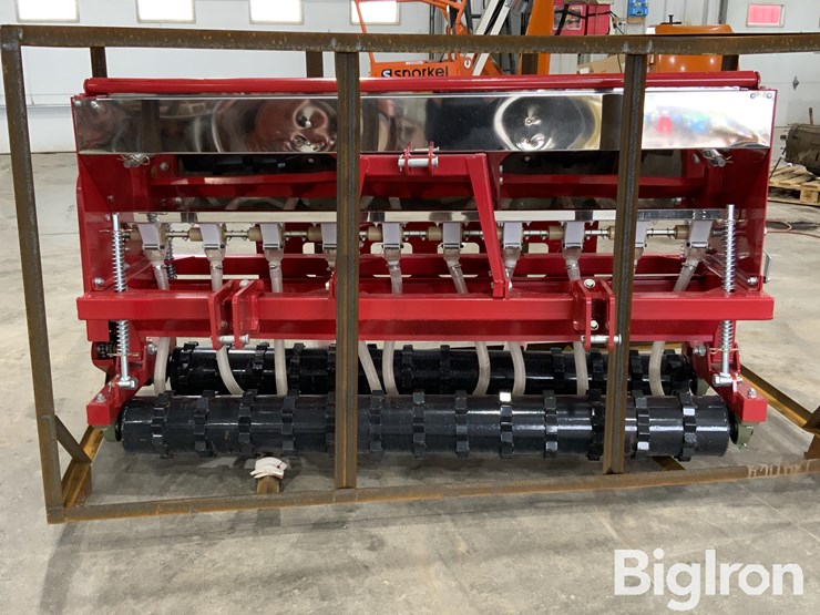 2026-massey-ferguson-730-image-2