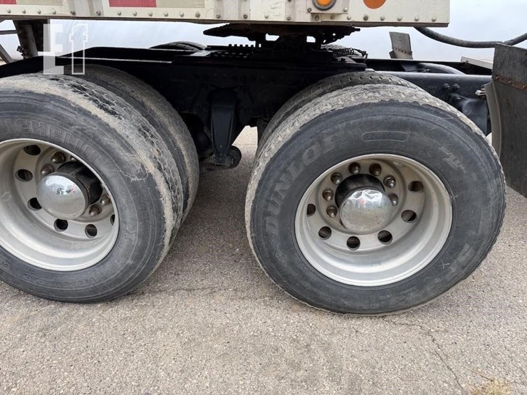 2000-freightliner-fl112-image-8