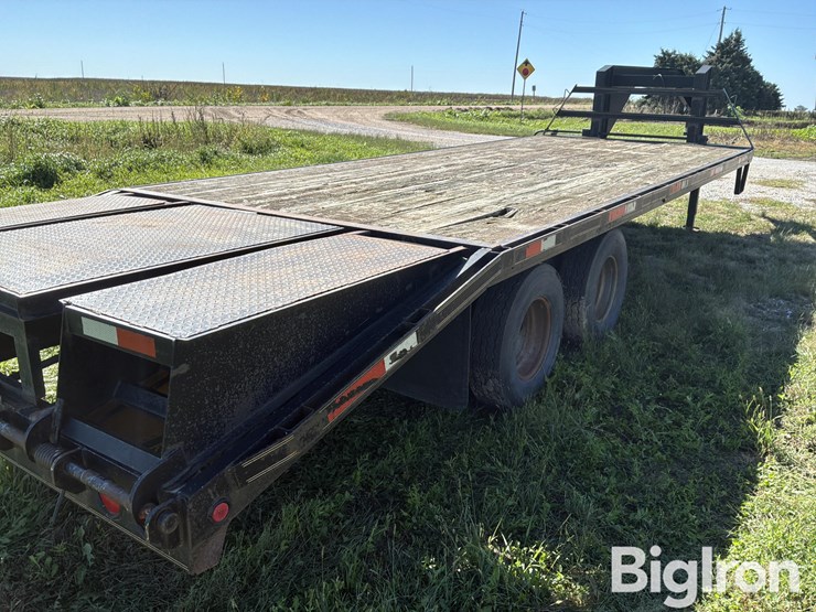 2004-diamond-t-t/a-gooseneck-flatbed-trailer-image-19
