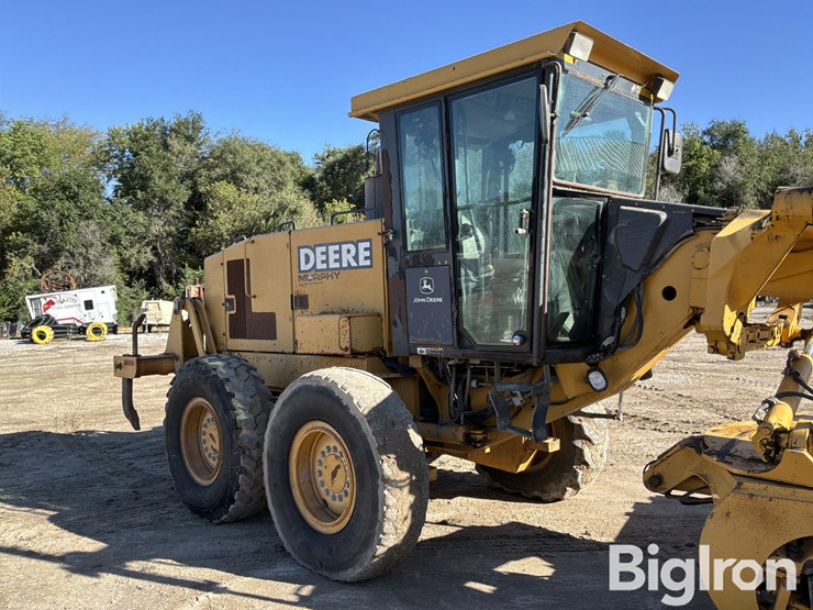 2003-deere-770ch-image-18