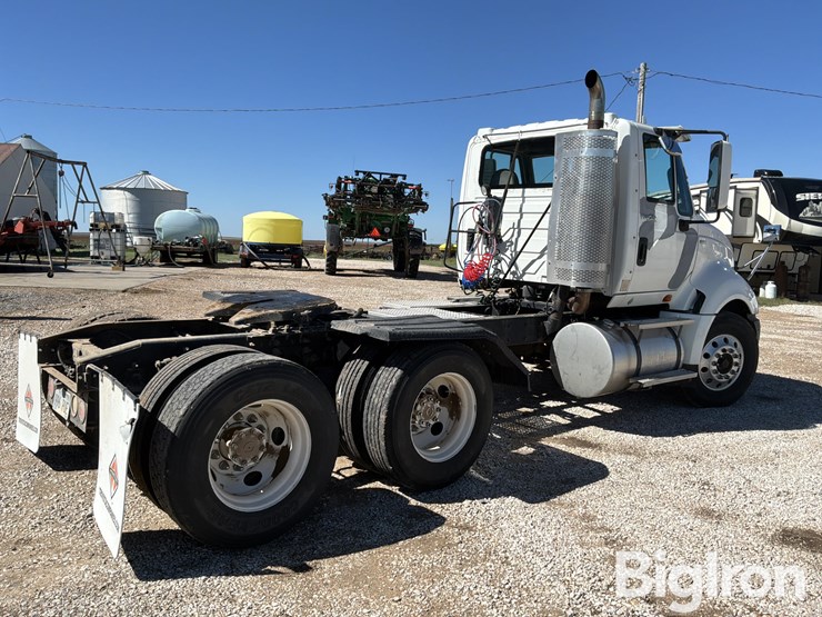 2011-international-prostar-image-5