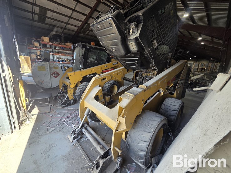 caterpillar-236d-image-1
