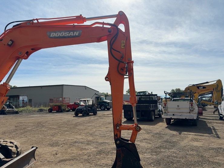 2019-doosan-dx85r-3-image-10