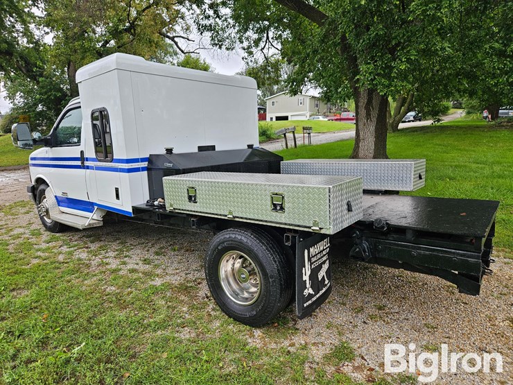2013-chevrolet-express-g4500-image-7