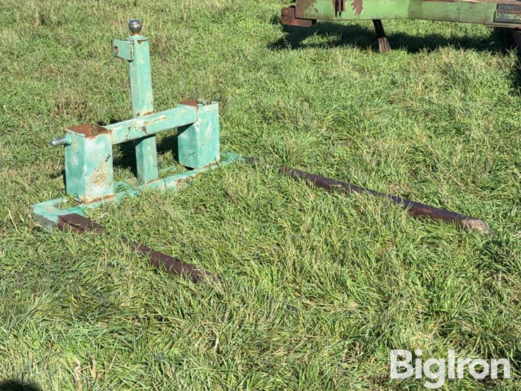 shop-built-54”-3-pt-mounted-bale-fork-image-3