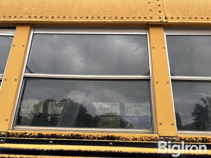 1991-international-3800-2wd-school-bus-image-16