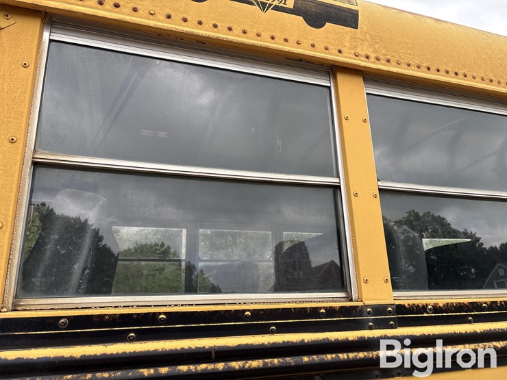 1991-international-3800-2wd-school-bus-image-15