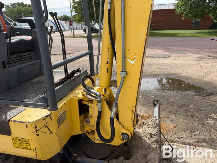 new-holland-ec35-image-20