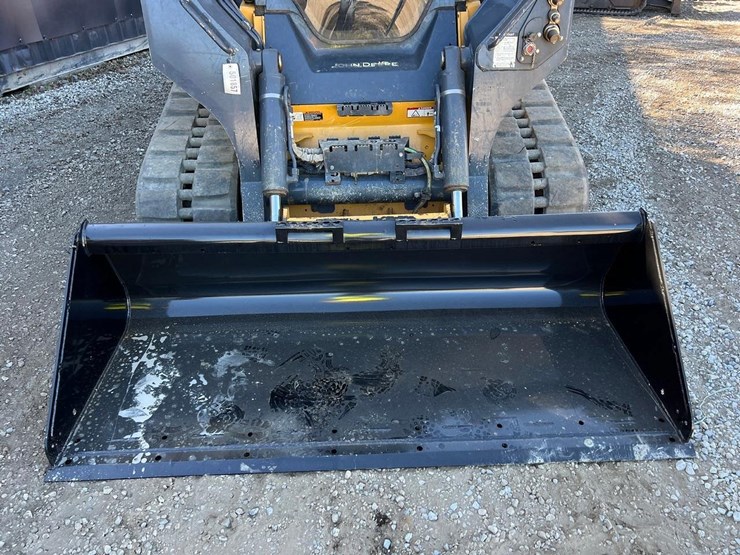 2024-deere-331g-image-11