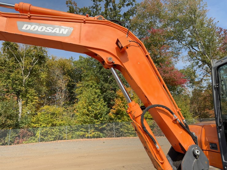 2019-doosan-dx85r-3-image-15