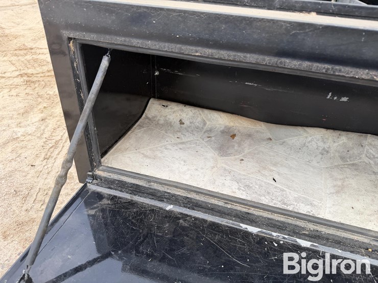 harbor-8'-aluminum-toolbox-image-16