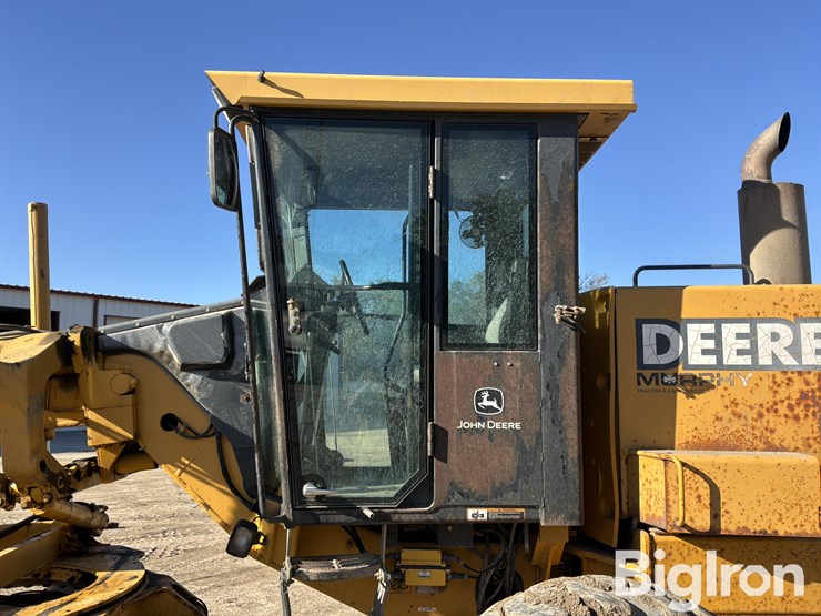 2003-deere-770ch-image-10