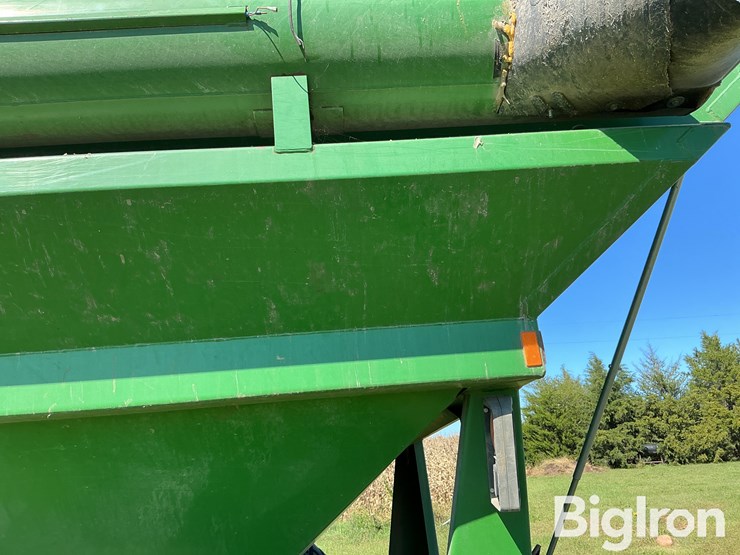 united-farm-tools-4565-grain-cart-image-10