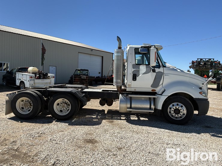 2011-international-prostar-image-4