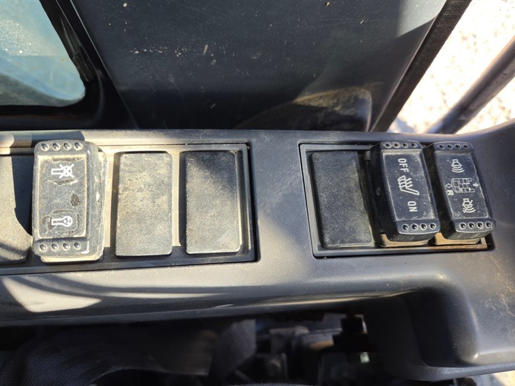 deere-225d-lc-image-55