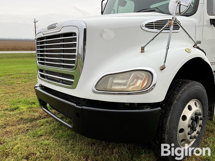 2010-freightliner-business-class-m2-112-image-13