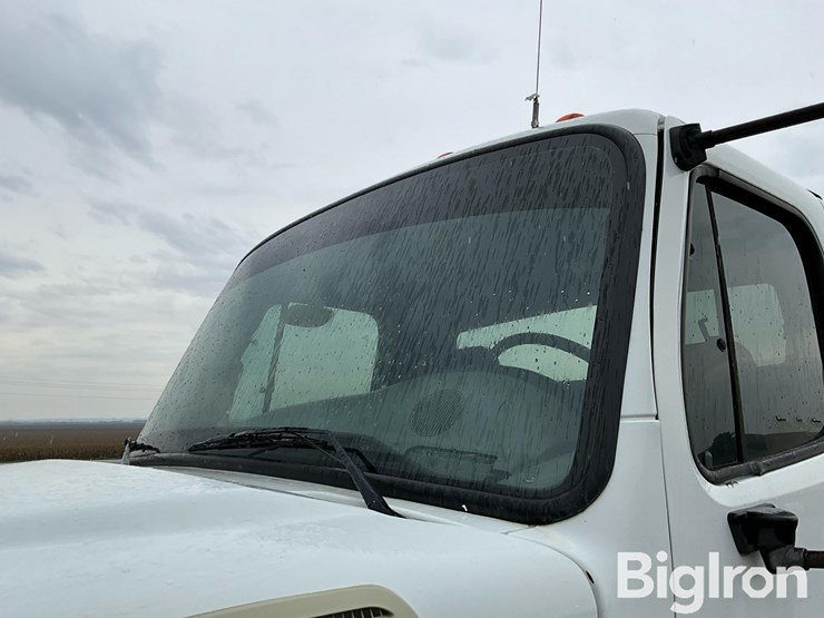 2010-freightliner-business-class-m2-112-image-15