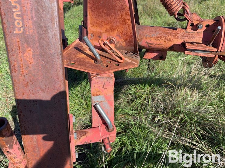 tonutti-10-wheel-3-pt-v-rake-image-15