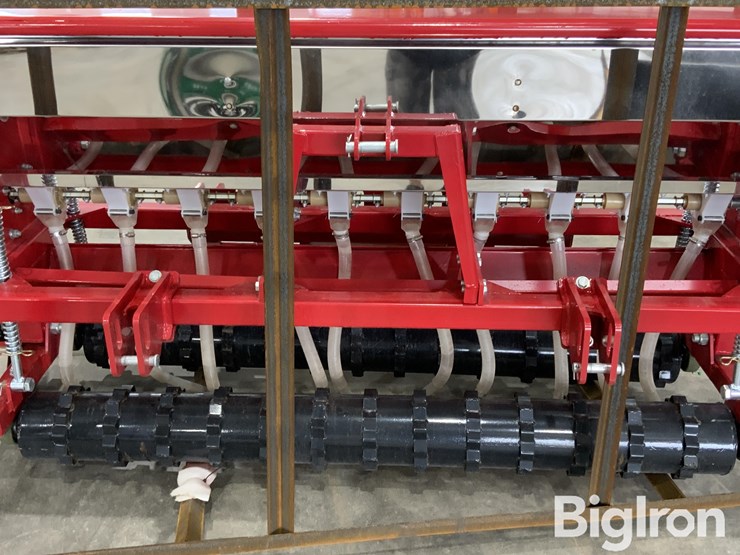 2026-massey-ferguson-730-image-13