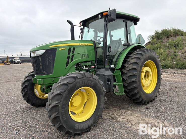2019-john-deere-6135e-image-1