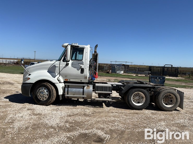 2011-international-prostar-image-8