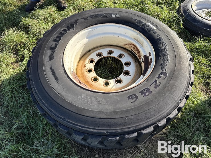 goodyear-385/65r22.5-mounted-tire-and-rim-image-2