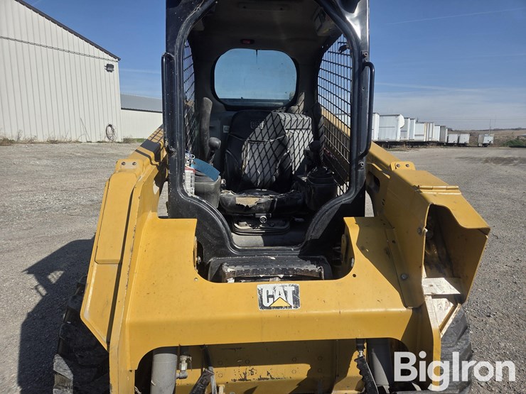 2016-caterpillar-236d-image-12