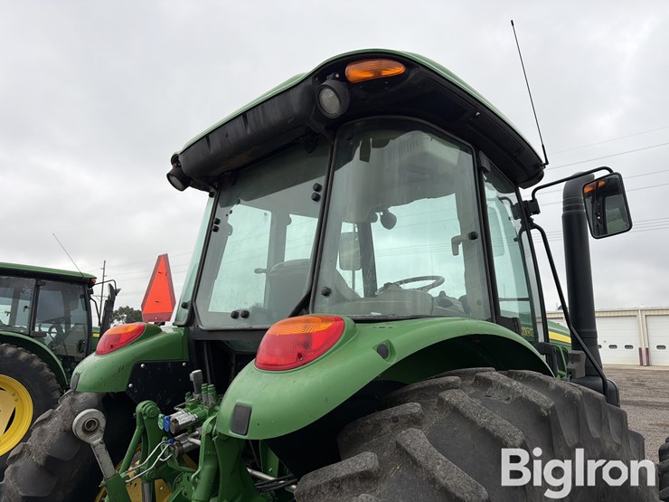 2019-john-deere-6135e-image-11