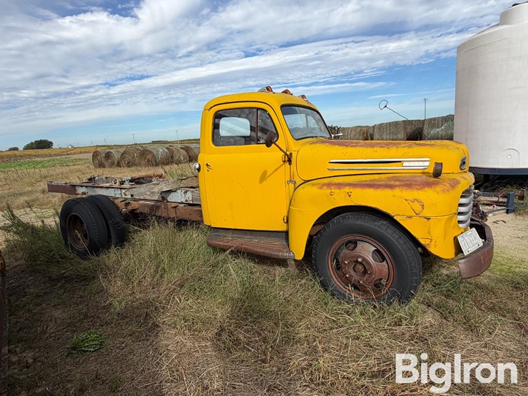 1949-ford-f-6-s/a-cab-&-chassis-image-4