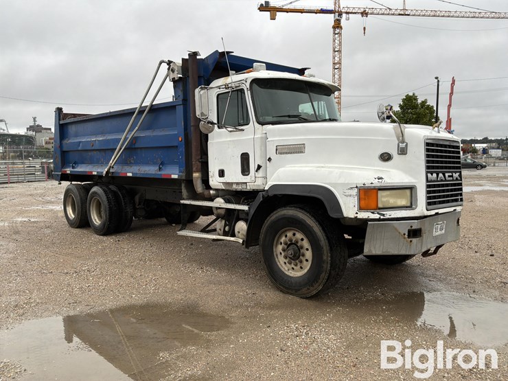 1999-mack-cl713-image-3