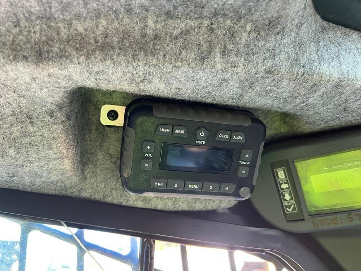 2024-deere-331g-image-21