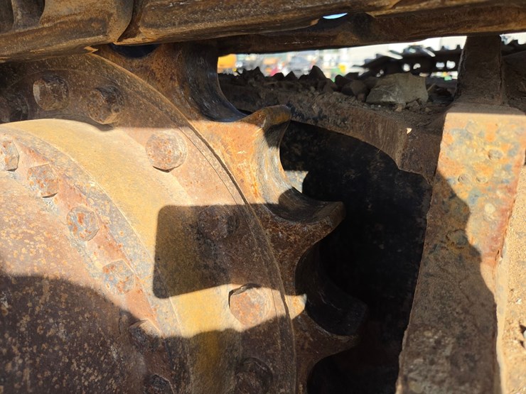 deere-225d-lc-image-76
