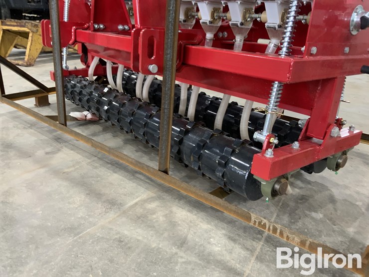 2026-massey-ferguson-730-image-15