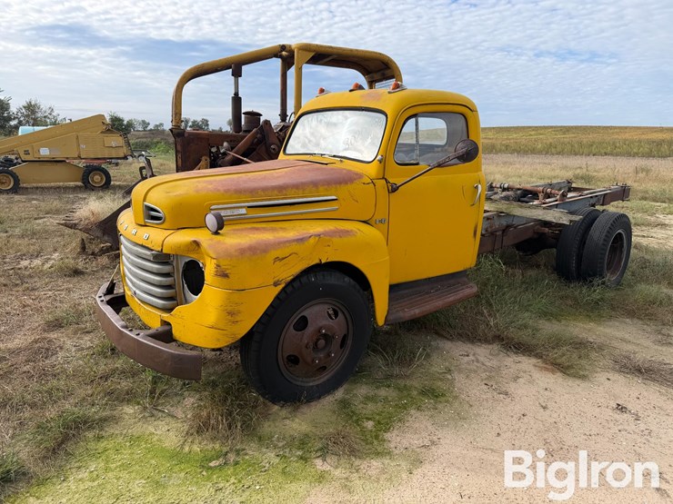 1949-ford-f-6-s/a-cab-&-chassis-image-1