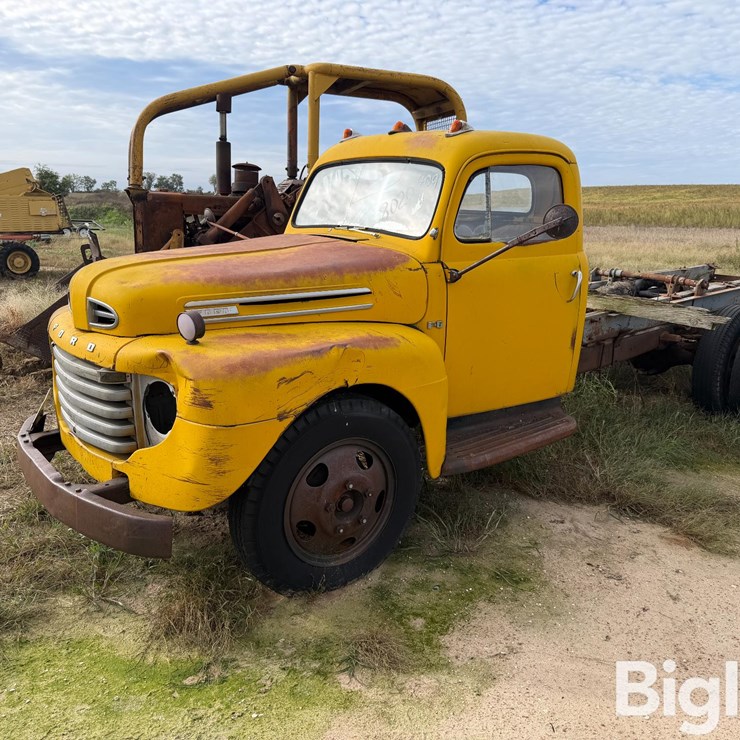 1949 Ford F-6 S/A Cab & Chassis