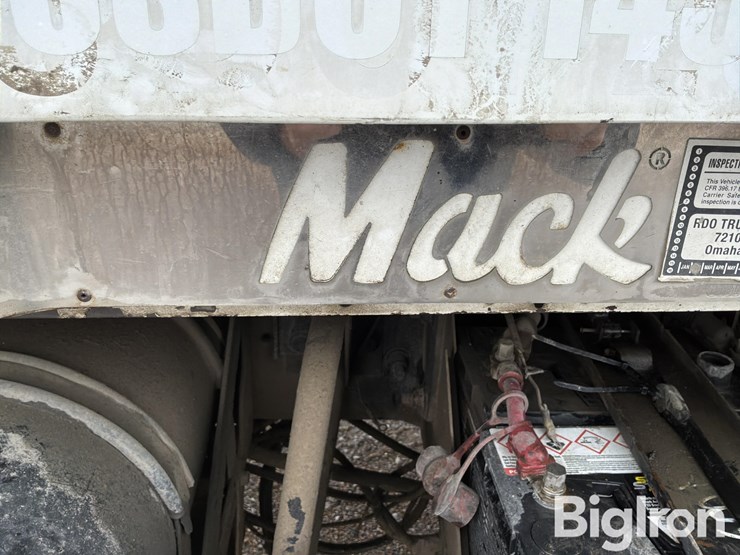 1999-mack-cl713-image-17