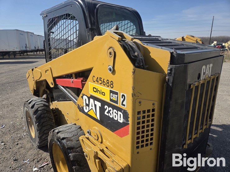 2016-caterpillar-236d-image-20