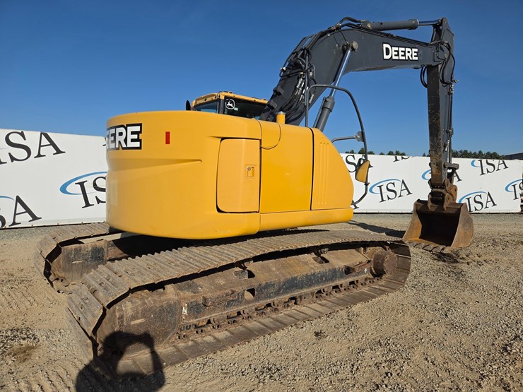 deere-225d-lc-image-5